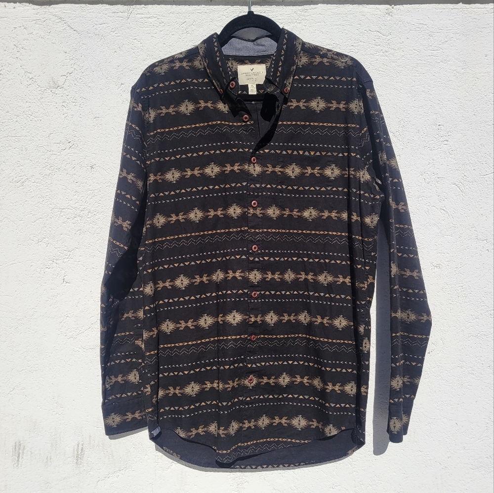 American Eagle Men's Aztec Print Button Up Shirt Size M Tall